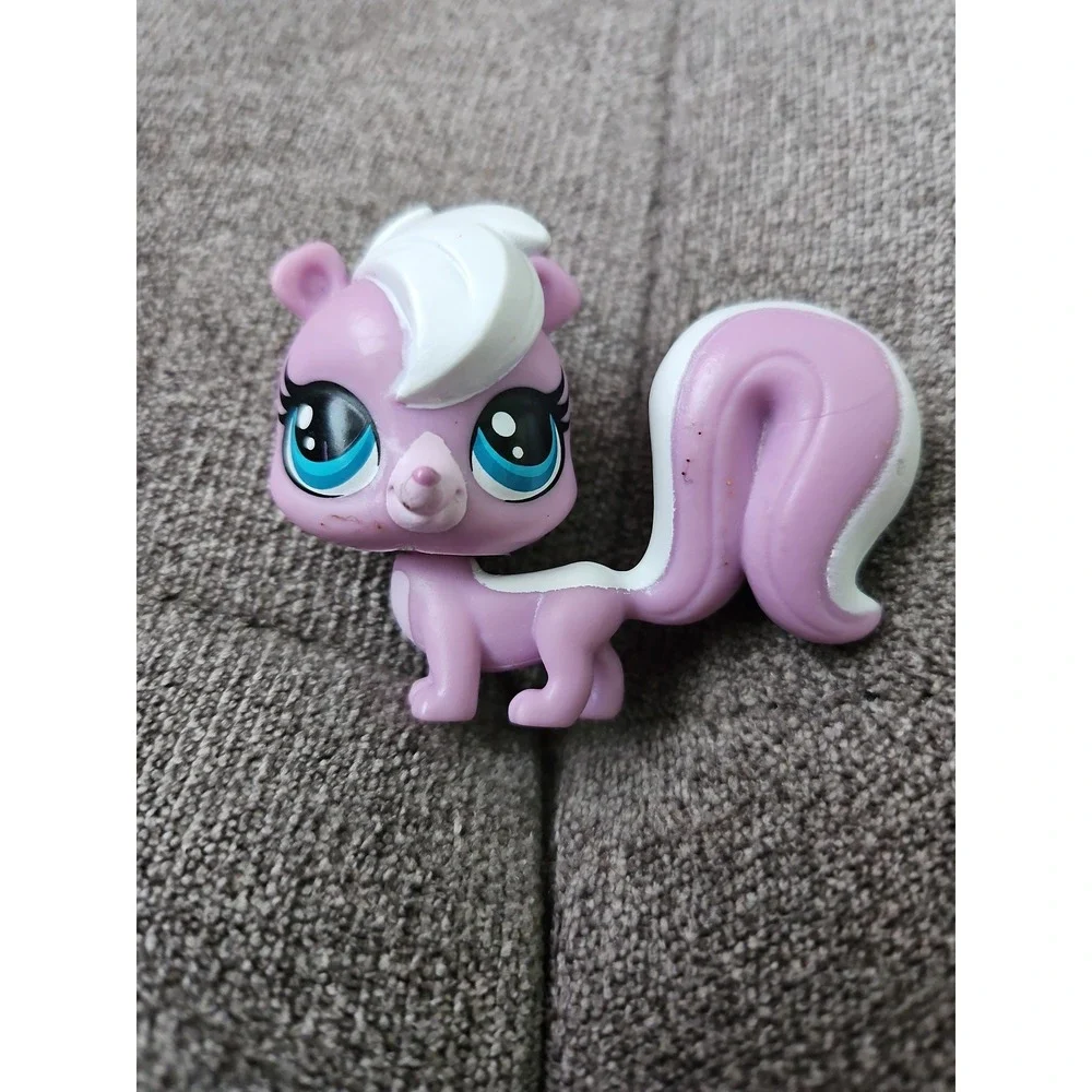 Littlest‎ Pet Shop Skunk #2430 Purple White Starry Eyes LPS Authentic